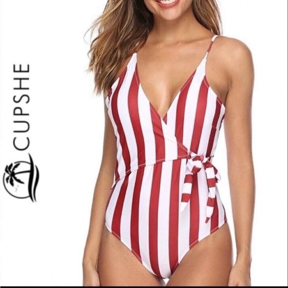 Women's Swimsuit Cupshe Striped One Piece Red And White Size S.
